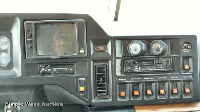 image for item DA5639 1994 Pace Arrow Fleetwood RV