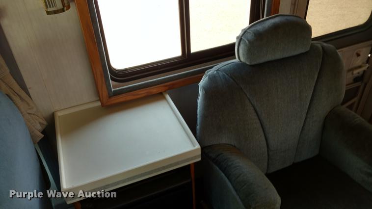 image for item DA5639 1994 Pace Arrow Fleetwood RV