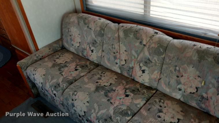 image for item DA5639 1994 Pace Arrow Fleetwood RV