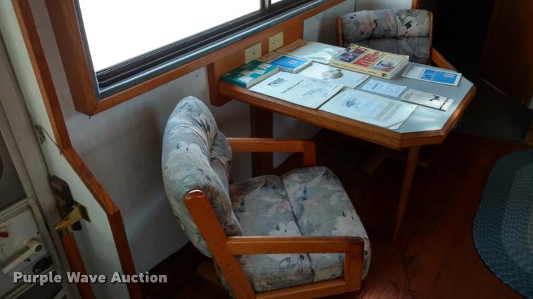 image for item DA5639 1994 Pace Arrow Fleetwood RV