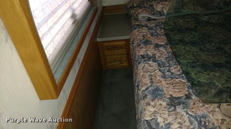 image for item DA5639 1994 Pace Arrow Fleetwood RV