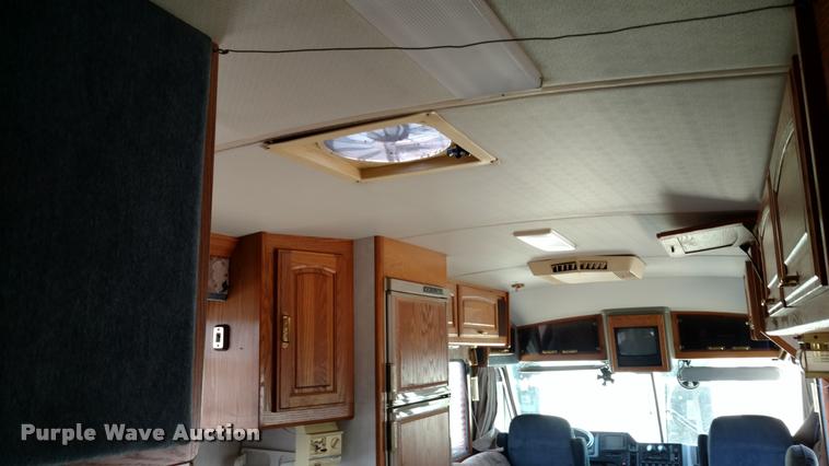 image for item DA5639 1994 Pace Arrow Fleetwood RV