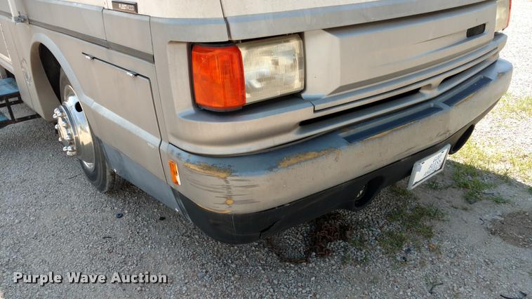 image for item DA5639 1994 Pace Arrow Fleetwood RV
