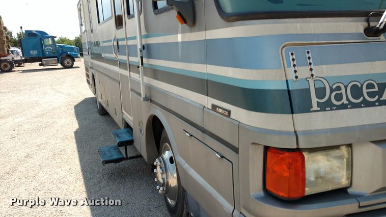 image for item DA5639 1994 Pace Arrow Fleetwood RV