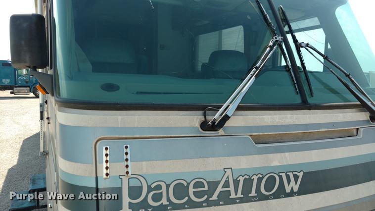 image for item DA5639 1994 Pace Arrow Fleetwood RV