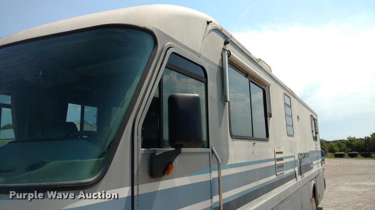image for item DA5639 1994 Pace Arrow Fleetwood RV