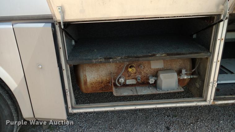 image for item DA5639 1994 Pace Arrow Fleetwood RV