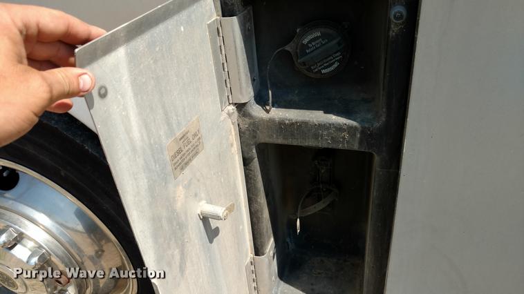 image for item DA5639 1994 Pace Arrow Fleetwood RV