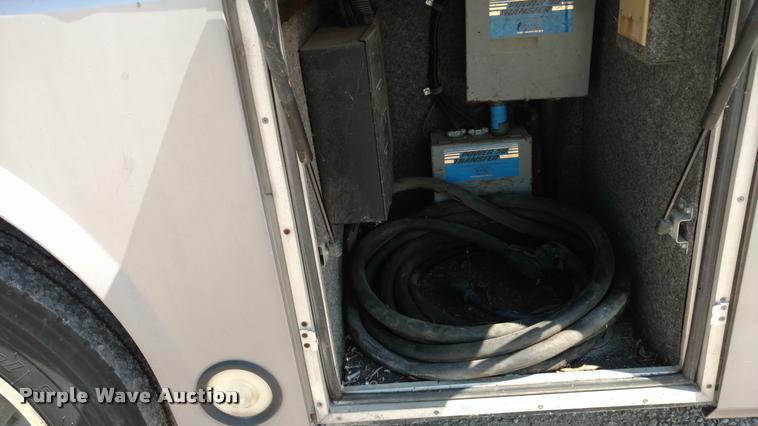 image for item DA5639 1994 Pace Arrow Fleetwood RV