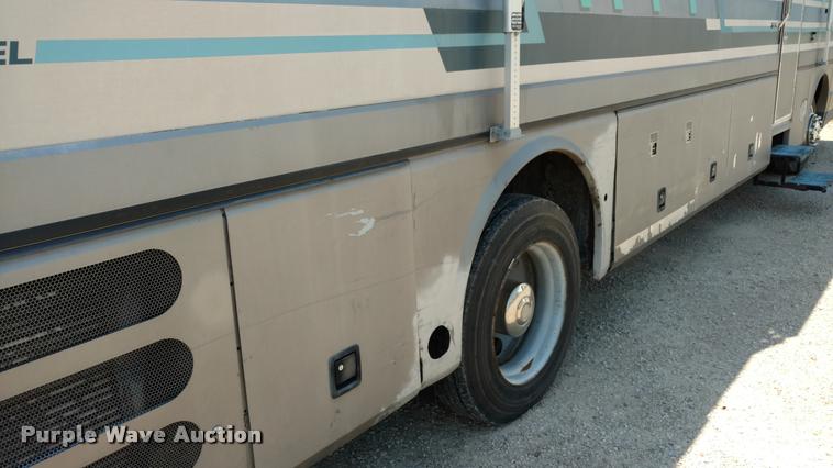 image for item DA5639 1994 Pace Arrow Fleetwood RV