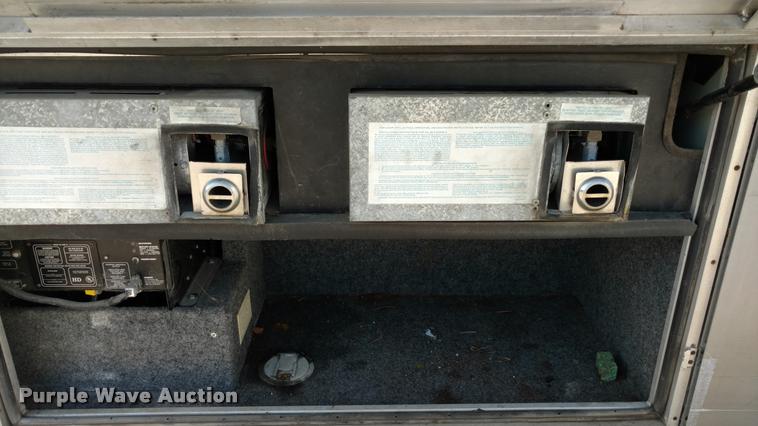 image for item DA5639 1994 Pace Arrow Fleetwood RV