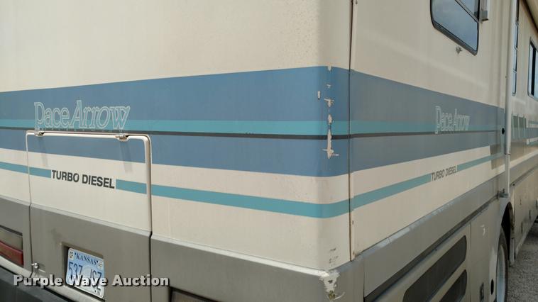 image for item DA5639 1994 Pace Arrow Fleetwood RV