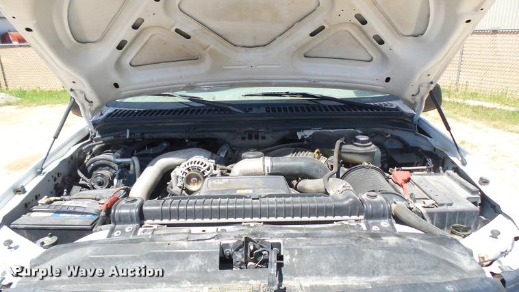 image for item DA7994 2006 Ford F250 Super Duty SuperCab flatbed pickup truck