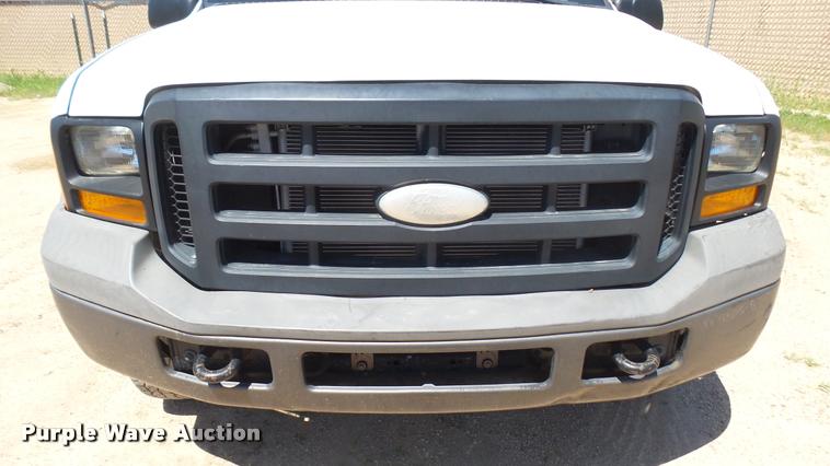 image for item DA7994 2006 Ford F250 Super Duty SuperCab flatbed pickup truck
