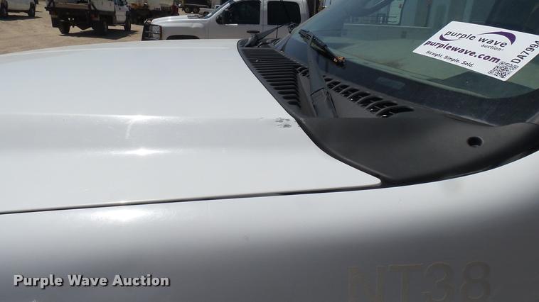 image for item DA7994 2006 Ford F250 Super Duty SuperCab flatbed pickup truck