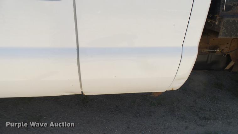 image for item DA7994 2006 Ford F250 Super Duty SuperCab flatbed pickup truck