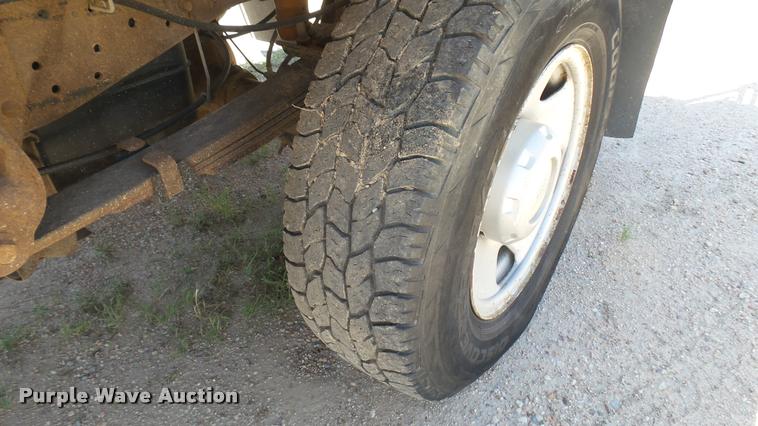 image for item DA7994 2006 Ford F250 Super Duty SuperCab flatbed pickup truck