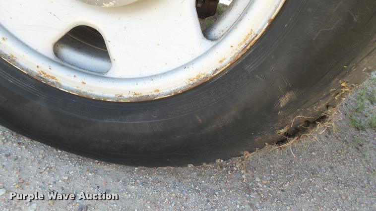 image for item DA7994 2006 Ford F250 Super Duty SuperCab flatbed pickup truck