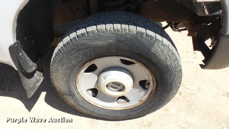 image for item DA7994 2006 Ford F250 Super Duty SuperCab flatbed pickup truck