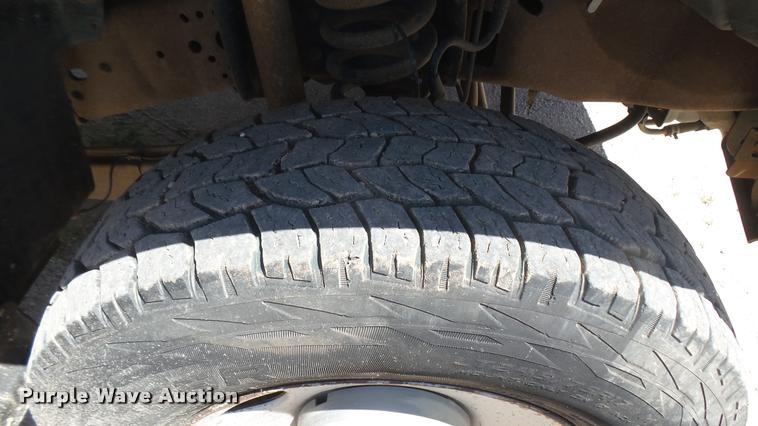 image for item DA7994 2006 Ford F250 Super Duty SuperCab flatbed pickup truck