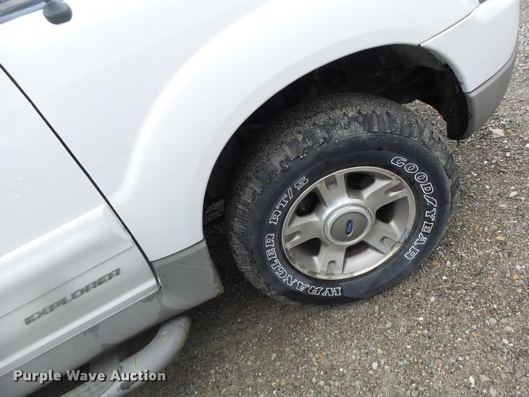 image for item DB1377 2002 Ford Explorer SUV