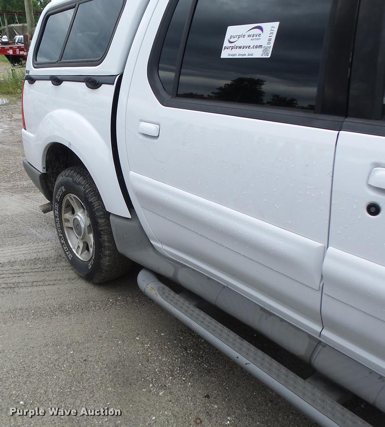 image for item DB1377 2002 Ford Explorer SUV