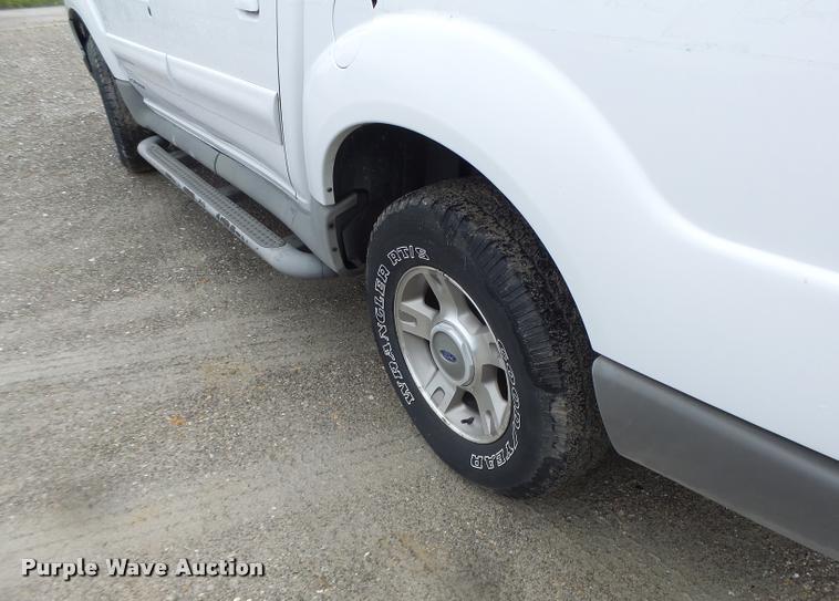 image for item DB1377 2002 Ford Explorer SUV