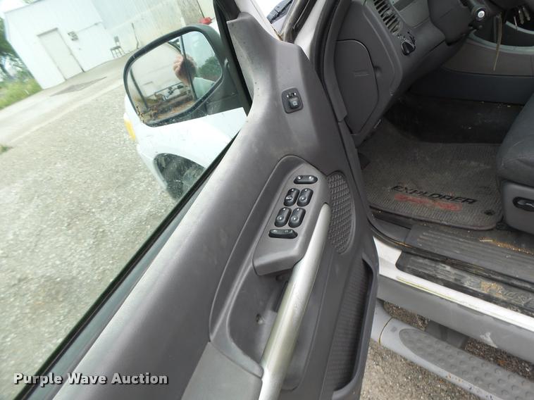 image for item DB1377 2002 Ford Explorer SUV