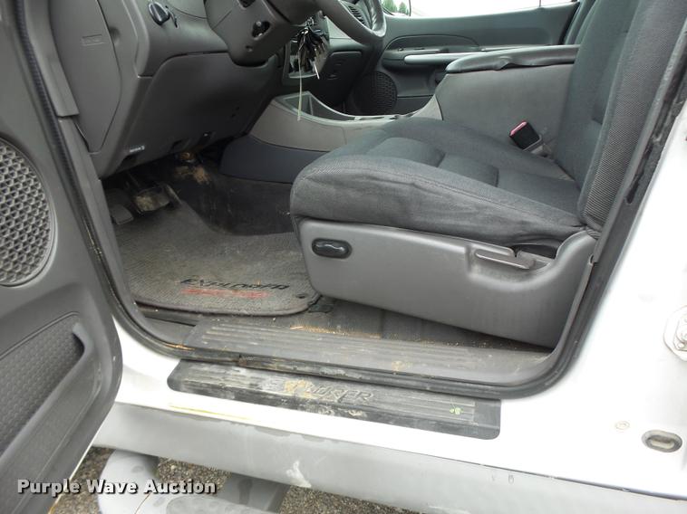 image for item DB1377 2002 Ford Explorer SUV