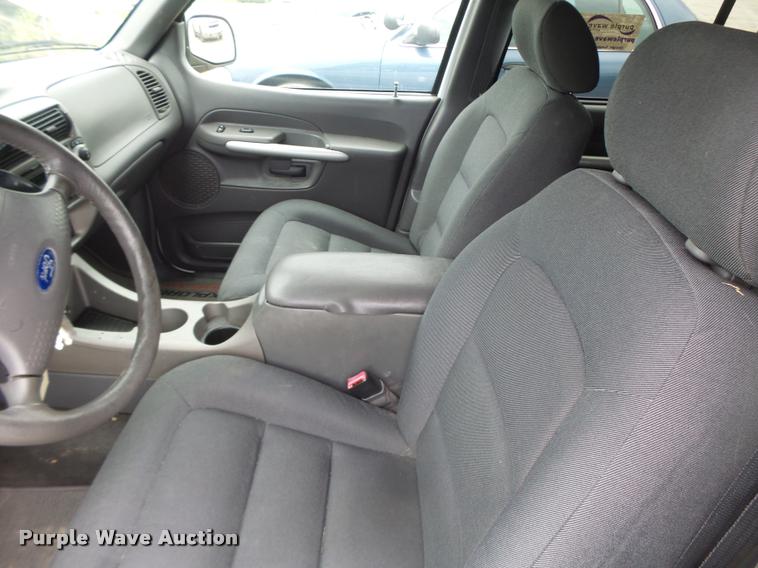 image for item DB1377 2002 Ford Explorer SUV