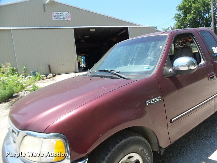 image for item DB1395 1997 Ford F250 SuperCab pickup truck