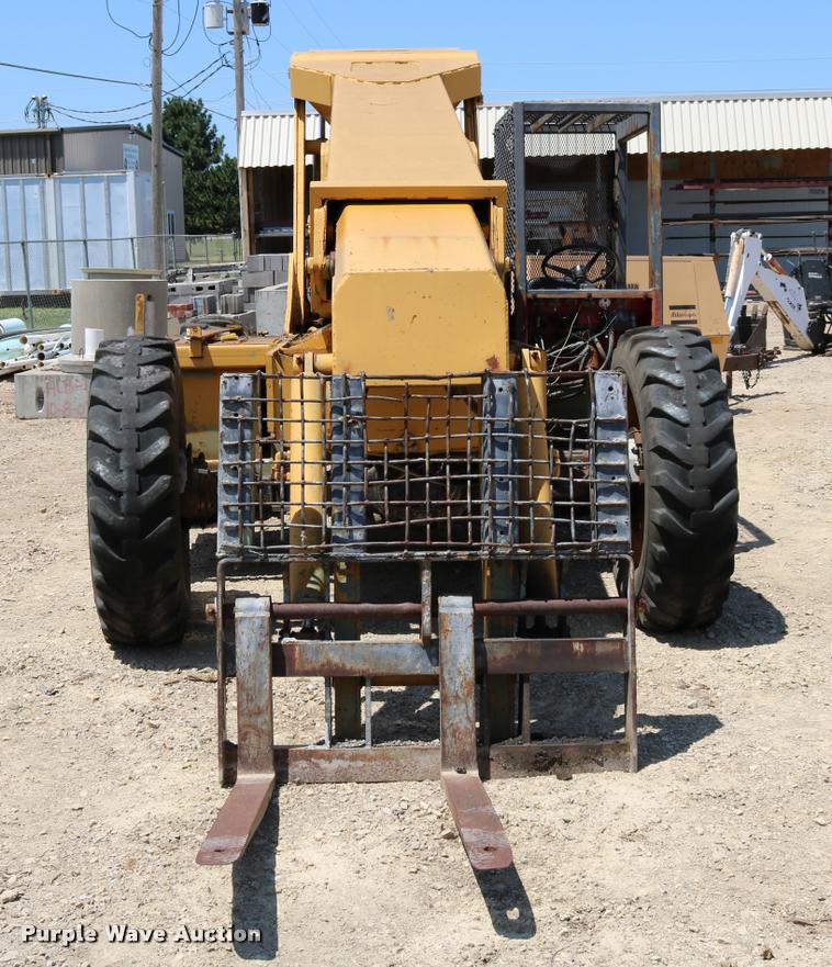 image for item DB9393 1974 Badger 544 telehandler