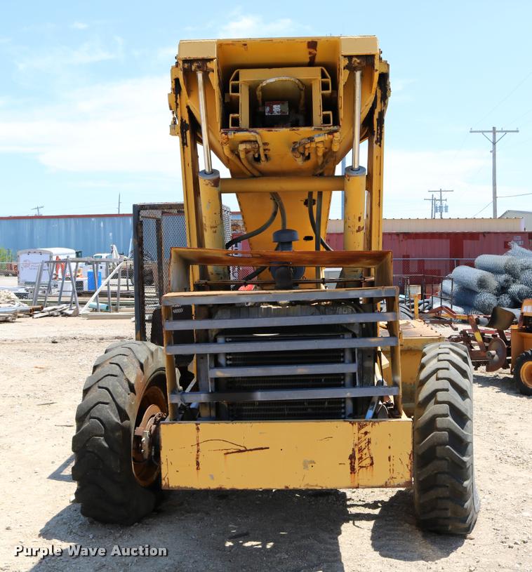 image for item DB9393 1974 Badger 544 telehandler