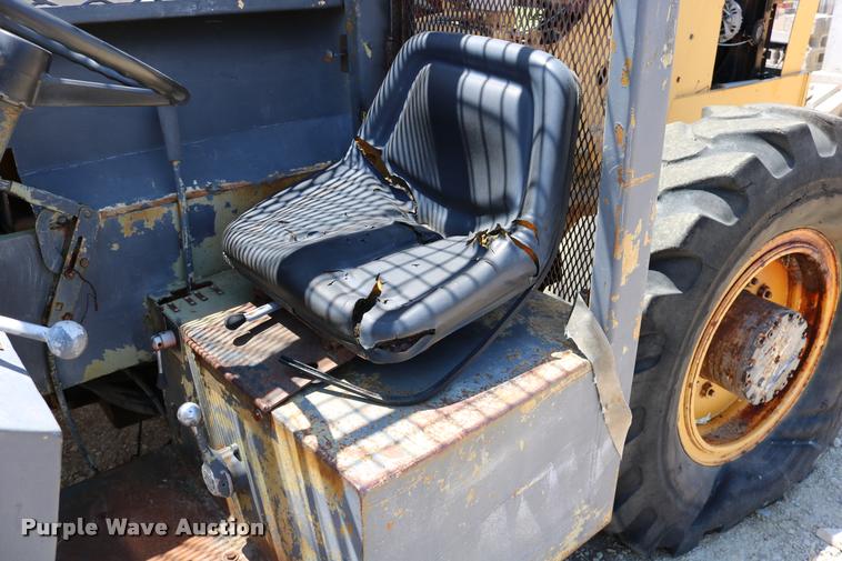 image for item DB9393 1974 Badger 544 telehandler