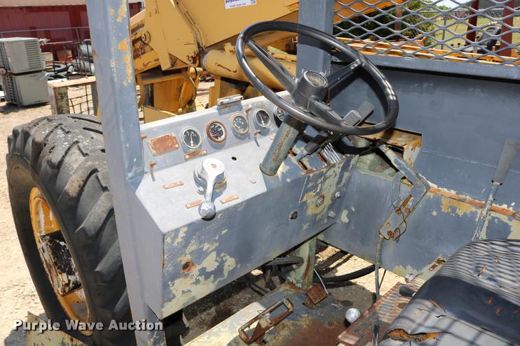 image for item DB9393 1974 Badger 544 telehandler