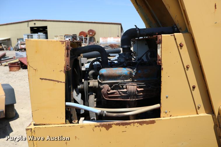 image for item DB9393 1974 Badger 544 telehandler