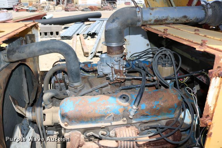 image for item DB9393 1974 Badger 544 telehandler