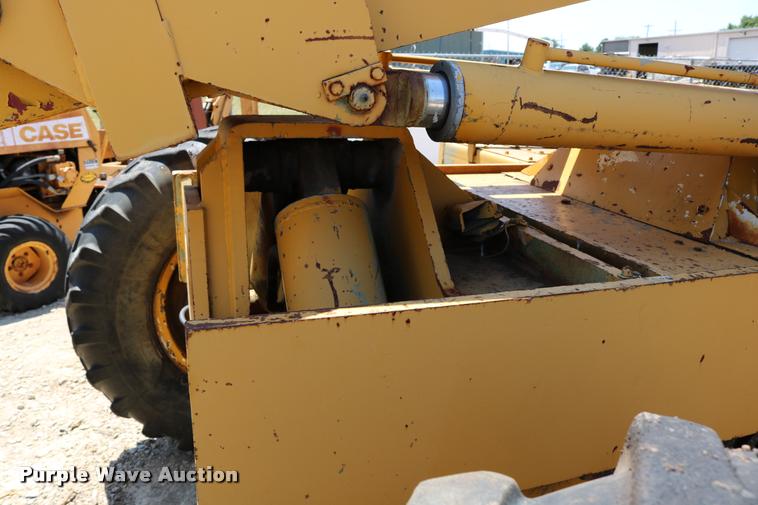 image for item DB9393 1974 Badger 544 telehandler