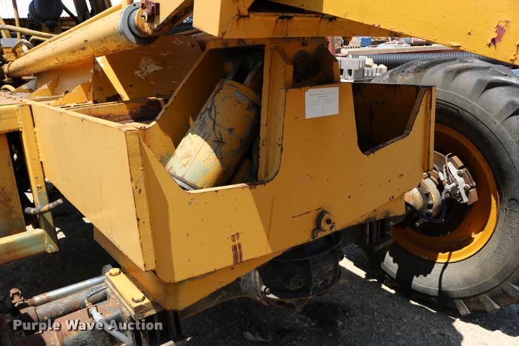 image for item DB9393 1974 Badger 544 telehandler