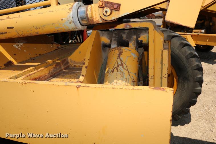 image for item DB9393 1974 Badger 544 telehandler