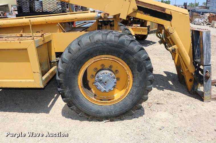 image for item DB9393 1974 Badger 544 telehandler