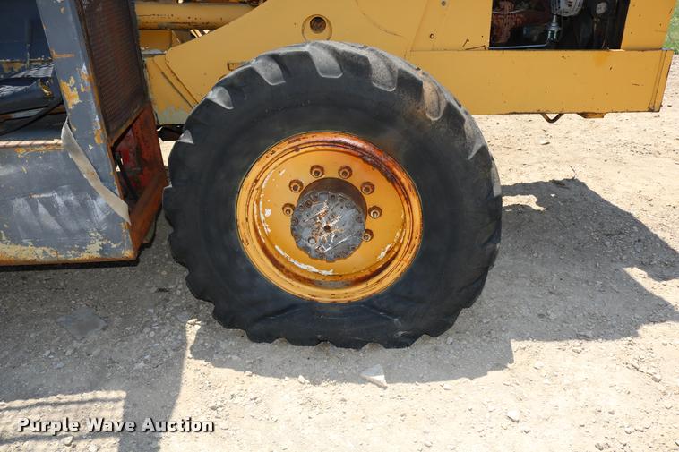 image for item DB9393 1974 Badger 544 telehandler