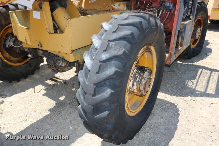 image for item DB9393 1974 Badger 544 telehandler