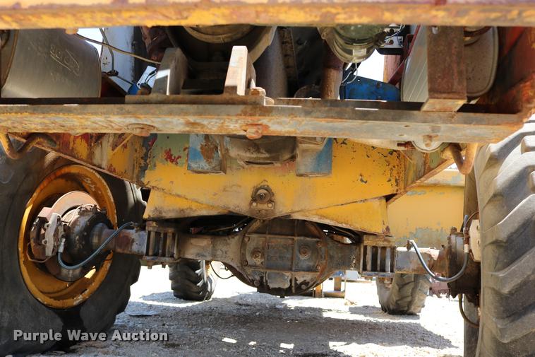 image for item DB9393 1974 Badger 544 telehandler