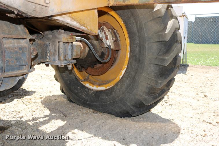 image for item DB9393 1974 Badger 544 telehandler