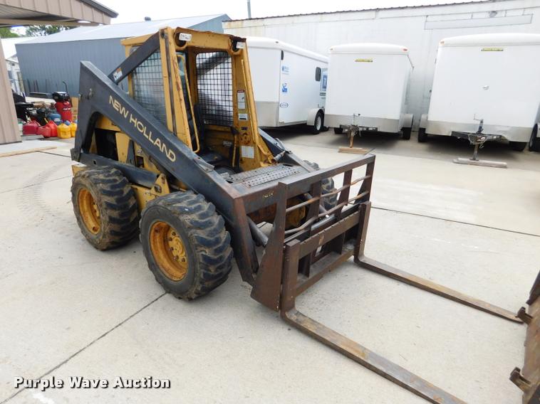 image for item DB9398 1994 New Holland L783 skid steer