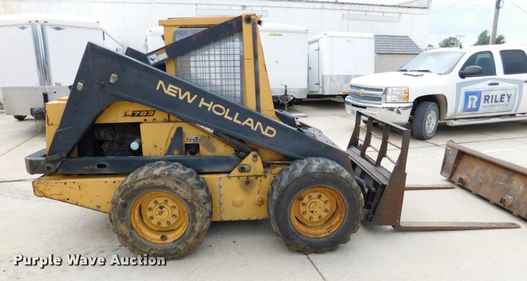 image for item DB9398 1994 New Holland L783 skid steer