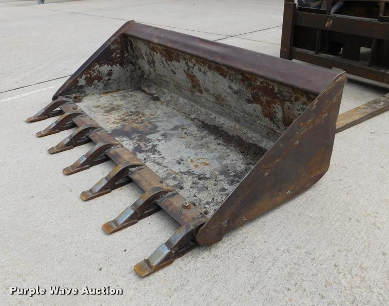 image for item DB9398 1994 New Holland L783 skid steer