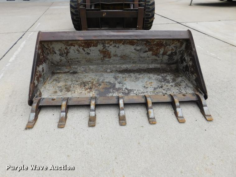 image for item DB9398 1994 New Holland L783 skid steer