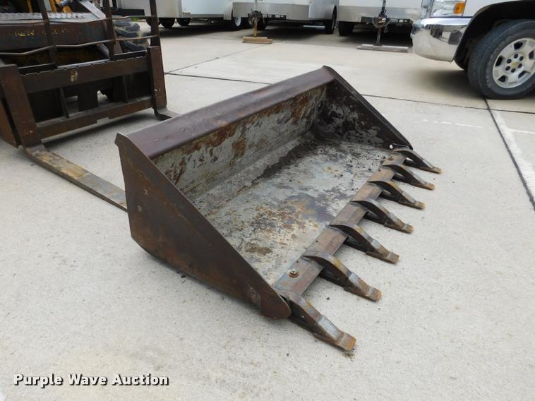 image for item DB9398 1994 New Holland L783 skid steer